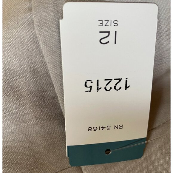 Elliott Lauren - Picture 2 of 3